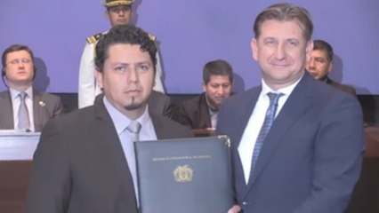 Petrolífera boliviana y rusa firma acuerdos  para explorar gas en el país andino