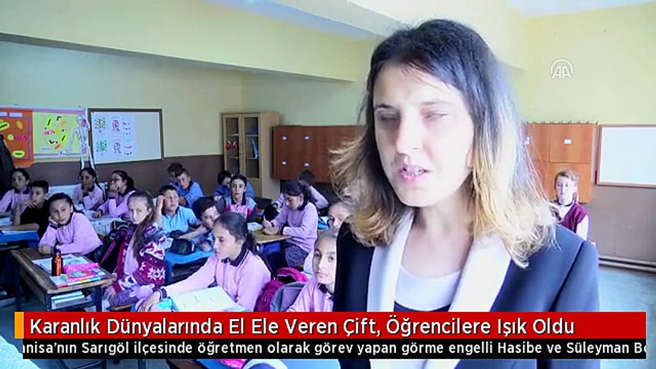 Karanlık Dünyalarında El Ele Veren Çift, Öğrencilere Işık Oldu