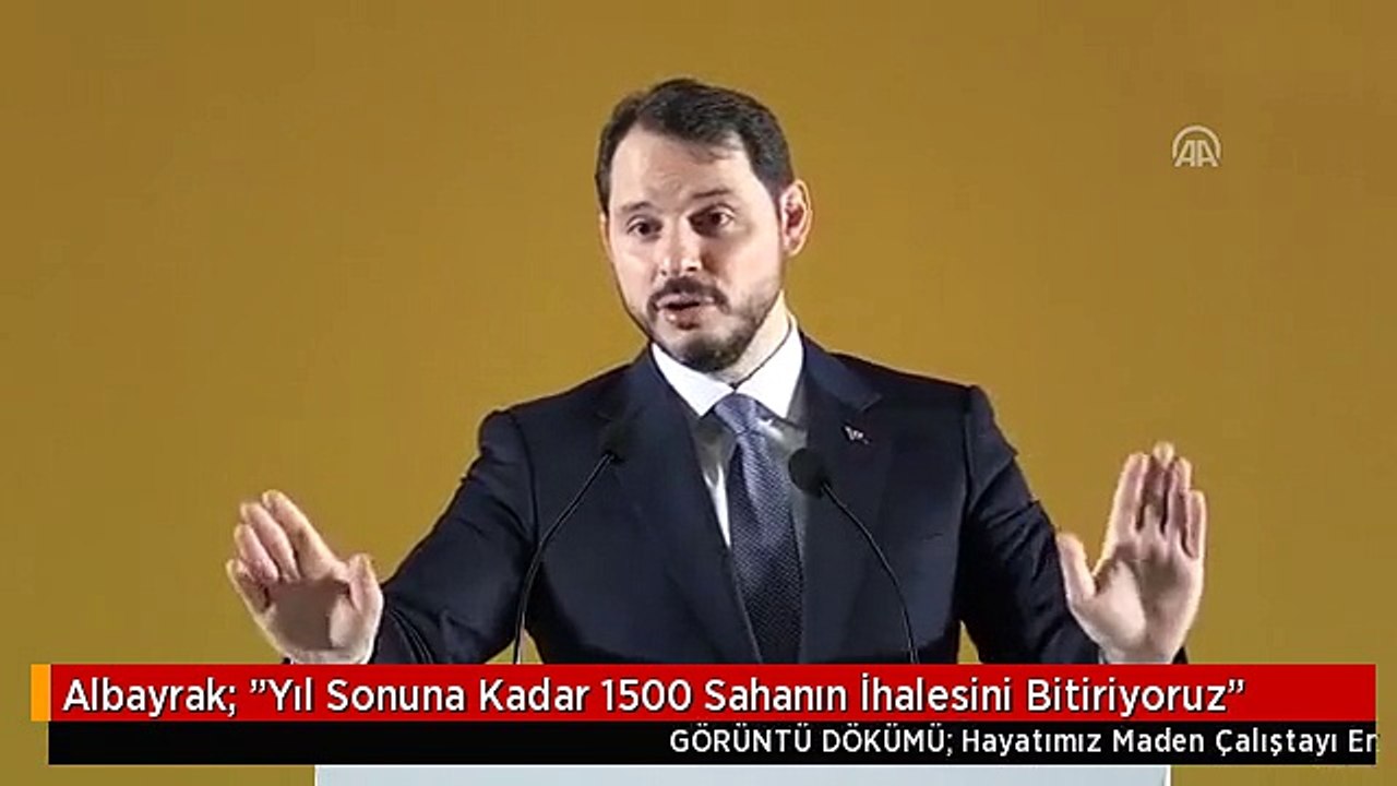 Albayrak: "Yıl Sonuna Kadar 1500 Sahanın İhalesini Bitiriyoruz"