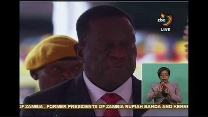 Mnangagwa toma posse como presidente do Zimbábue