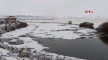 Ardahan Kura Nehri'nin Yüzeyi Buz Tuttu