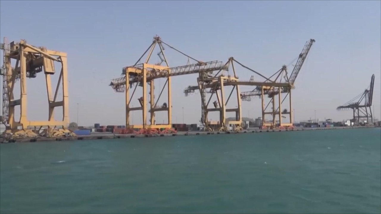 التحالف يسمح بدخول المساعدات وإعادة فتح ميناء الحديدة