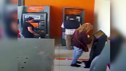 El niño de 4 años que vacía cajeros automáticos a toda velocidad