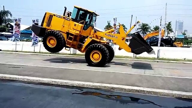 Ovo je najbolji bagerista na svijetu: Ono što on uradi sa bagerom mnogi ne mogu na biciklu