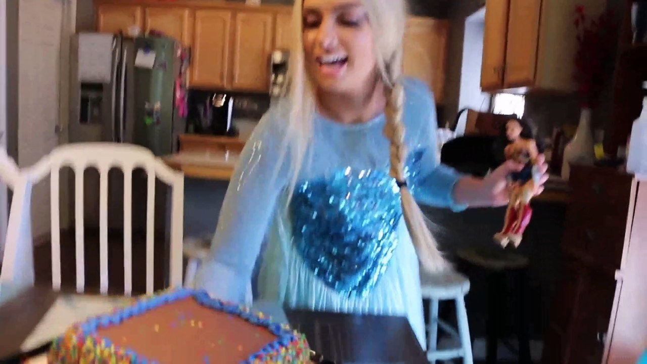 Frozen Elsa & Wonder Woman - Happy Playtime Water Surprise Fun _ Real Life Superhero Movie | Funny Sport | Funny Football | Funny Tennis