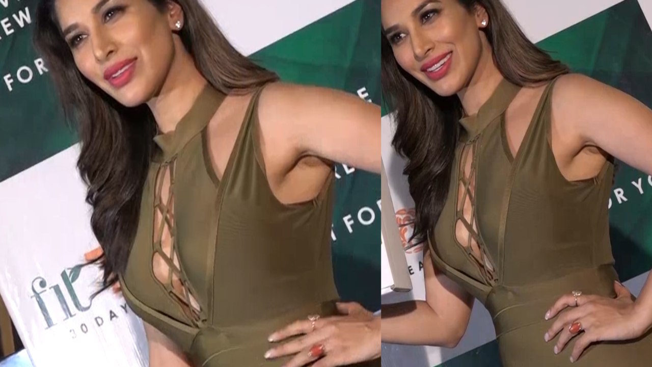 FULL ENTERTAINMENT HOT VIDEO