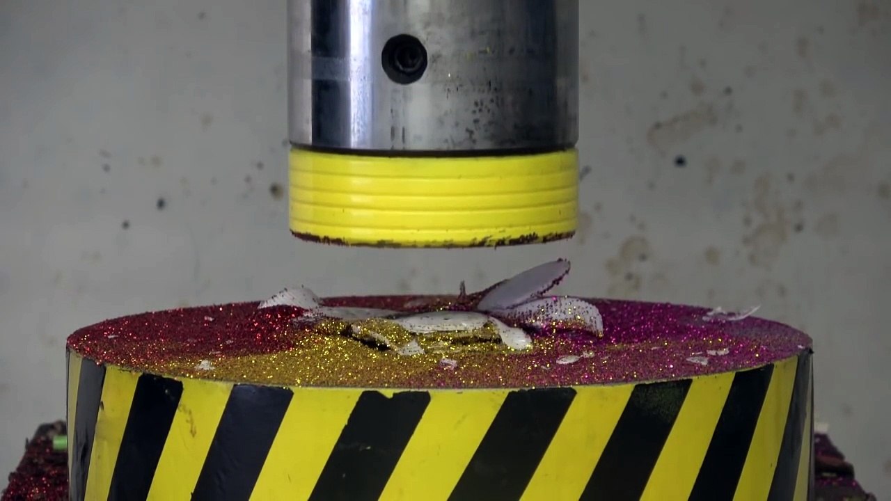 EXPERIMENT Glowing 1000 degree WRENCH vs HYDRAULIC PRESS 100 TON