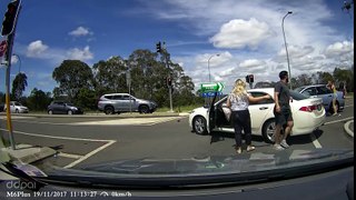 Car runs red light and T bones another - Picton