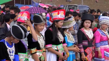 ncig saib tshav pob nyob rau xeev khuam 11 / 22 / 2017