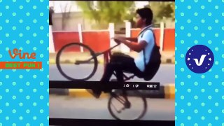 Funny Videos 2017 ● People doing stupid things P63-L550xfUu7PQ.CUT.07'34-08'10