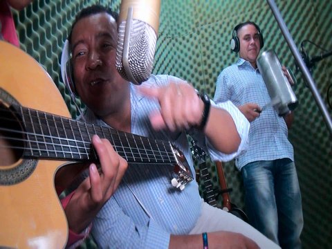 Los Recuerdos De Ella (D.R.A.) - Song Serraneros y Enaldo Barrera Diomedito - Jesús Méndez Producciones