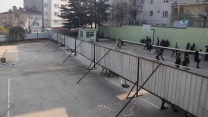 Hafriyat Kazası ve Yağan Yağmur Okul Duvarının Çökmesine Sebep Oldu