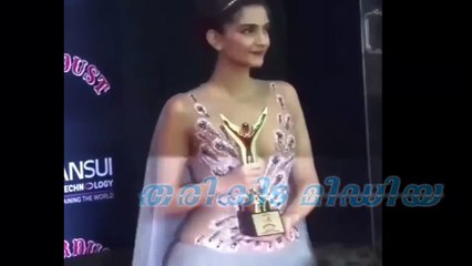 Sonam Kapoor Hot In Award Show _ Bollywood Actress
