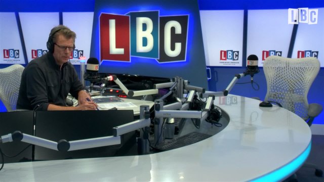 Black cab driver gets in heated debate with Andrew Castle about Uber