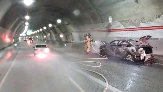 국내 최장 터널에서 차량 화재...연기로 서행 / YTN