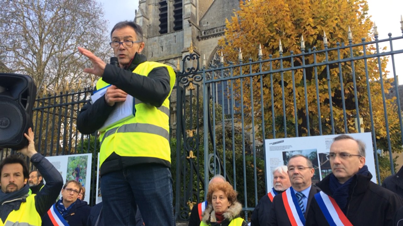 300 riverains de La LGV devant la préfecture