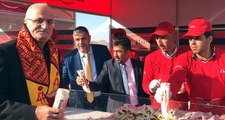 Yeni Malatya Stadında 27 Bin 44 Çiğ Köfte Dağıtıldı