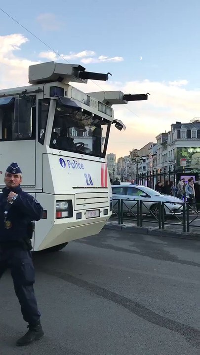 Emeutes à Bruxelles : le quartier Louise bloqué (vidéo de Marine Strauss)