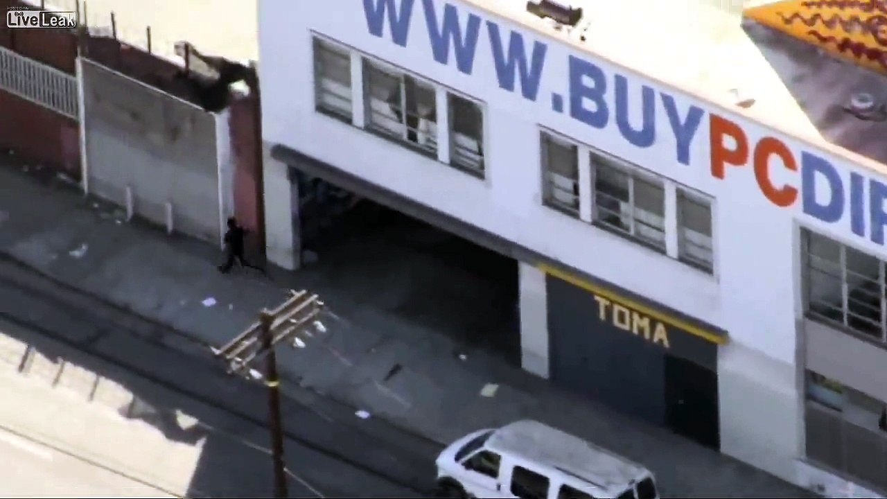Thanksgiving police pursuit crashes into a van