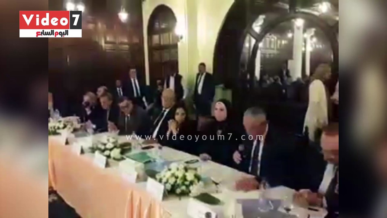 محافظ المنيا يطالب بإنشاء سوق دائم لمنتجات القرية المصرية