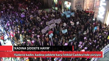 Yüzlerce kadın, kadına şiddete karşı İstiklal Caddesi'nde yürüyor