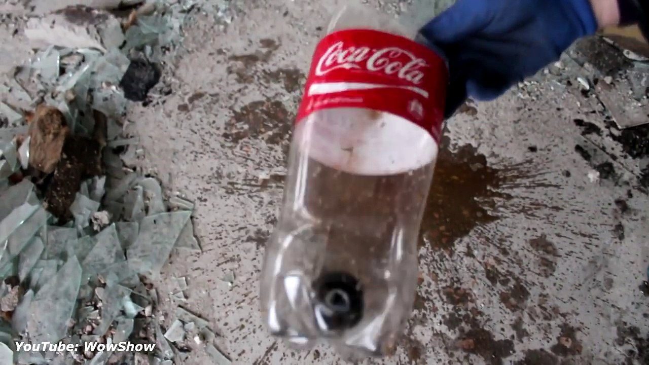 EXPERIMENT Glowing 700 degree metal ball VS COCA COLA