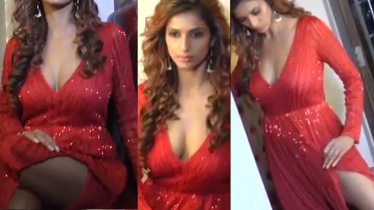 FULL ENTERTAINMENT VERY HOT VIDEO