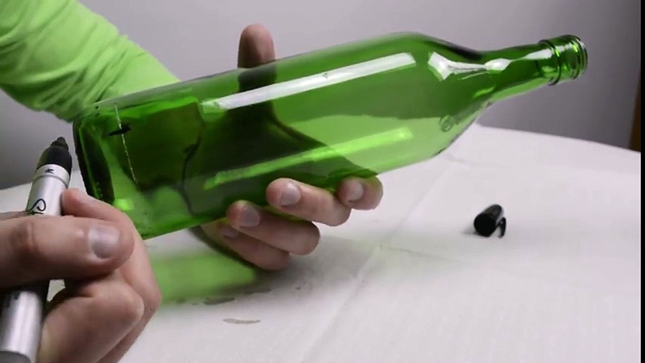 NE BACAJTE STAKLENE FLAŠE: Evo šta sve možete da napravite od njih!