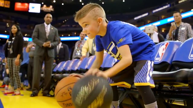 超狂! 11歲的小男孩 運球跟萌神Curry一樣神! 11 Year Old Kid Shows Off His Handles on Warriors Ground