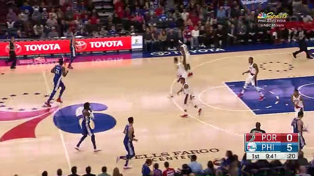 Simmons Scoops It In