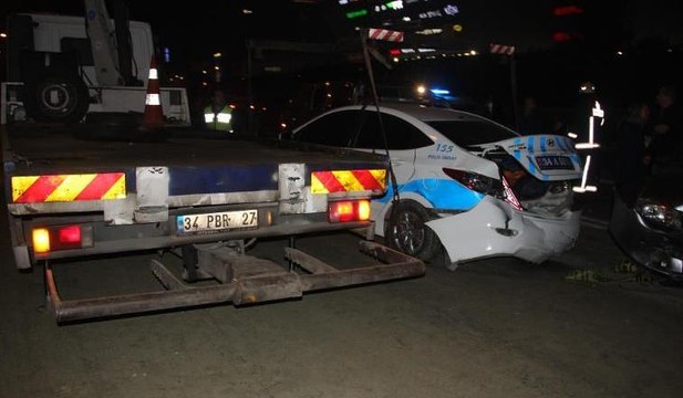 Basın Ekspres Yolu'nda zincirleme kaza: Yol trafiğe kapandı