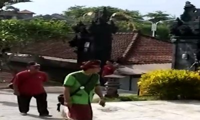 Gunung Agung Erupsi, Wisata Tetap Aman