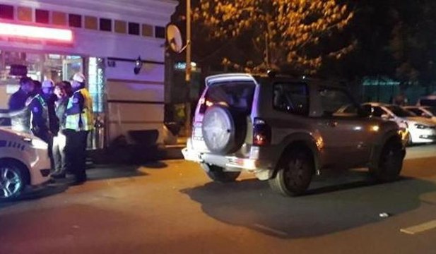 Alkol alıp, direksiyon başına geçen büyükelçilik görevlisi ortalığı birbirine kattı