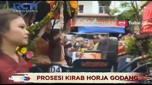 8 Kereta Kencana, 17 Andong dan 50 Bentor Warnai di Kirab Budaya Pernikahan Kahiyang-Bobby