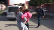 Adana Genç Kadın Sokağa Çıktı Diye Dayak Yedi, Polise Sığındı
