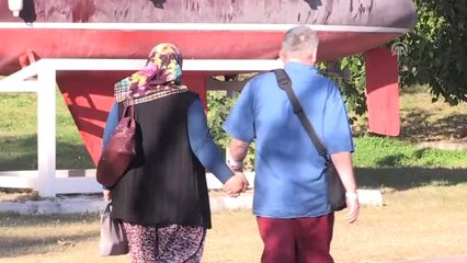 Kalbini "Elinde" Taşıyor