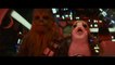 Star Wars Los Últimos Jedi: Chewie golpea a un Porg en un nuevo spot para televisión