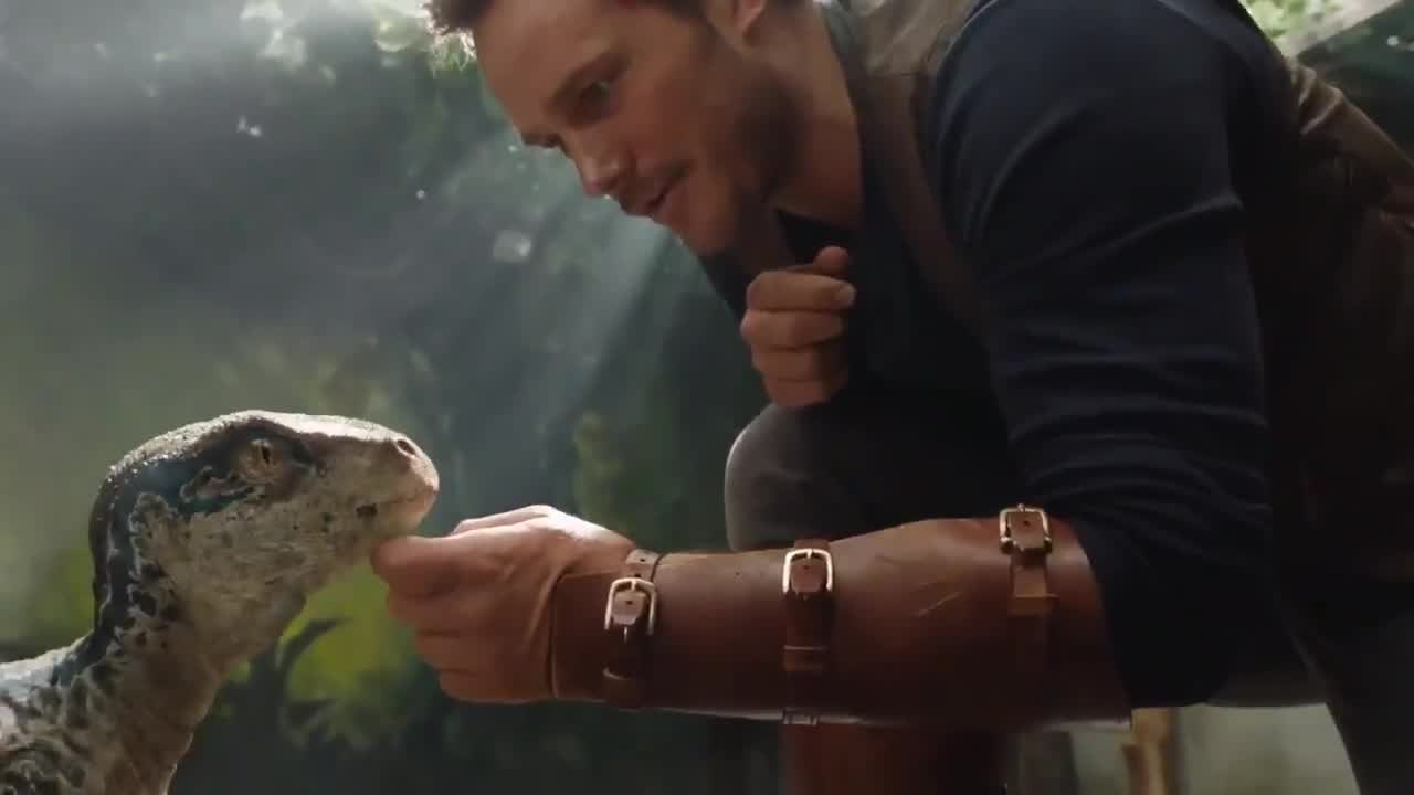 Jurassic World Sneak Peek - Chris Pratt Movie