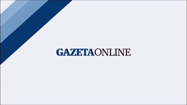 Carro pega fogo e chamas atingem vegetação da ES 482