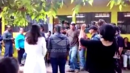 Fernando Anduray casi se va a los golpes con activistas en Tegucigalpa