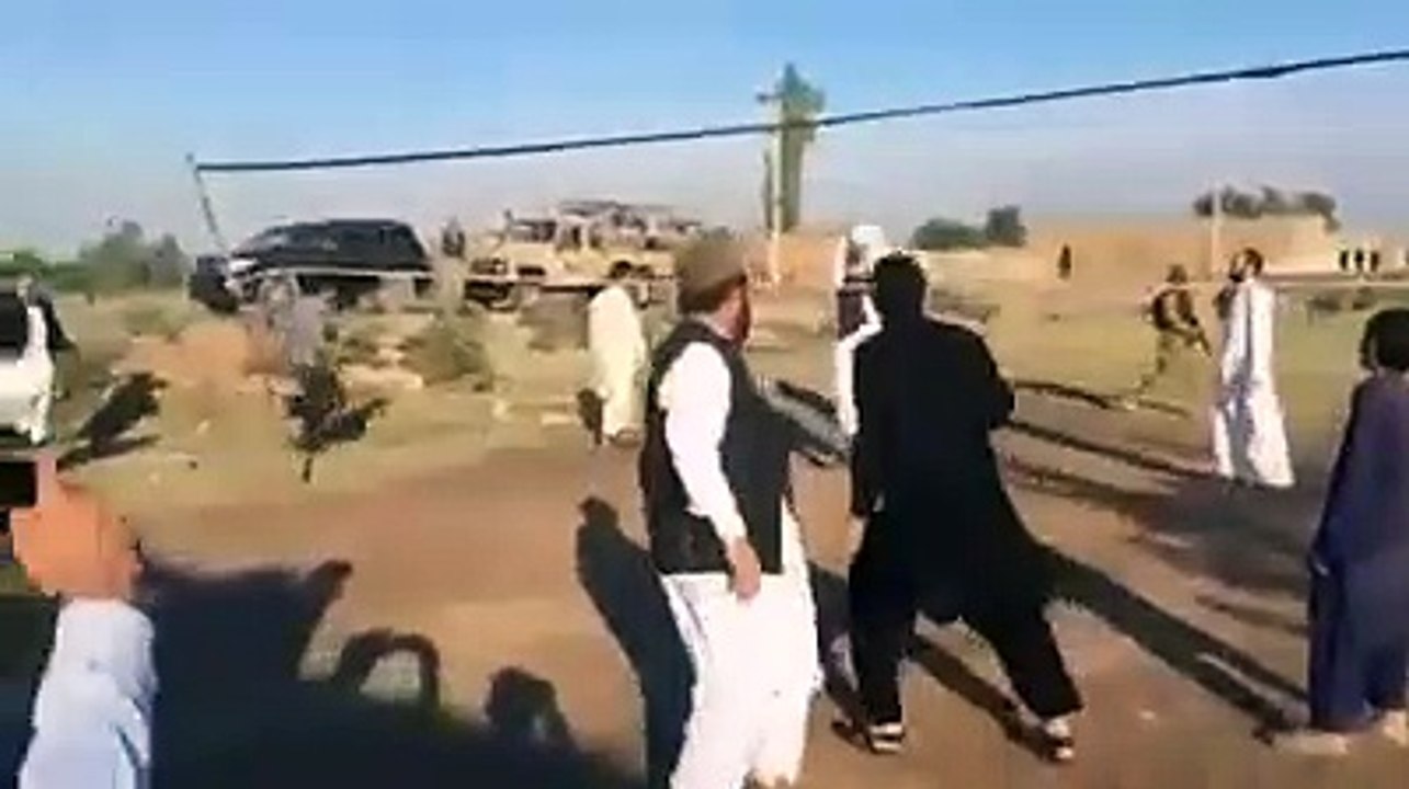 shahid afridi playing volley ball