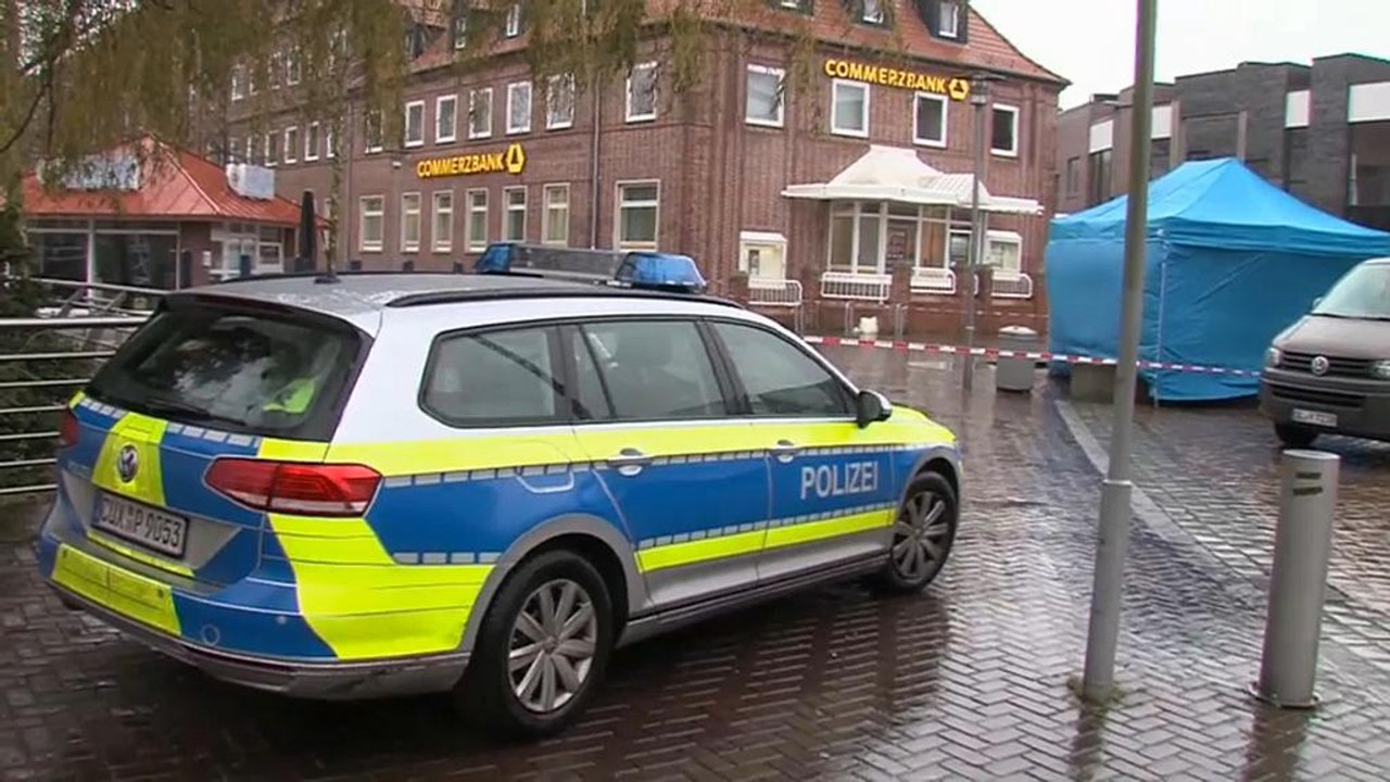 Cuxhaven: Auto rast in Personengruppe