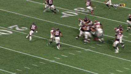 Tevin Coleman takes it around edge for 20-yard gain