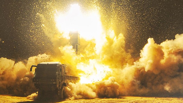 [뉴스통] 북한, 75일 만의 도발...文 대통령 北 도발 강력 규탄 / YTN