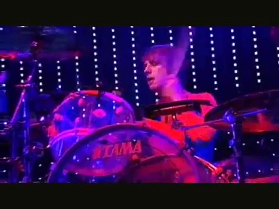 Muse - Supermassive Black Hole, Gibson Amphitheater, KROQ Almost Acoustic Christmas, Los Angeles, CA, USA  12/9/2007