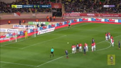 Скачать видео: Neymar wins then scores penalty