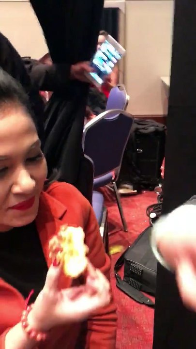 Việt Hương mắng Việt Trinh xối xả