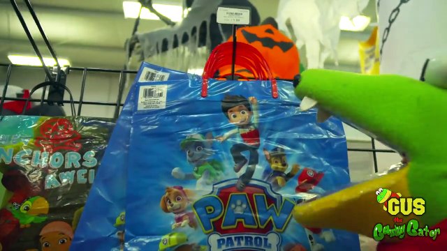 HALLOWEEN Store Shopping for costumes for children Family Fun Kids Pretend Playtime-2s20YSq4j04