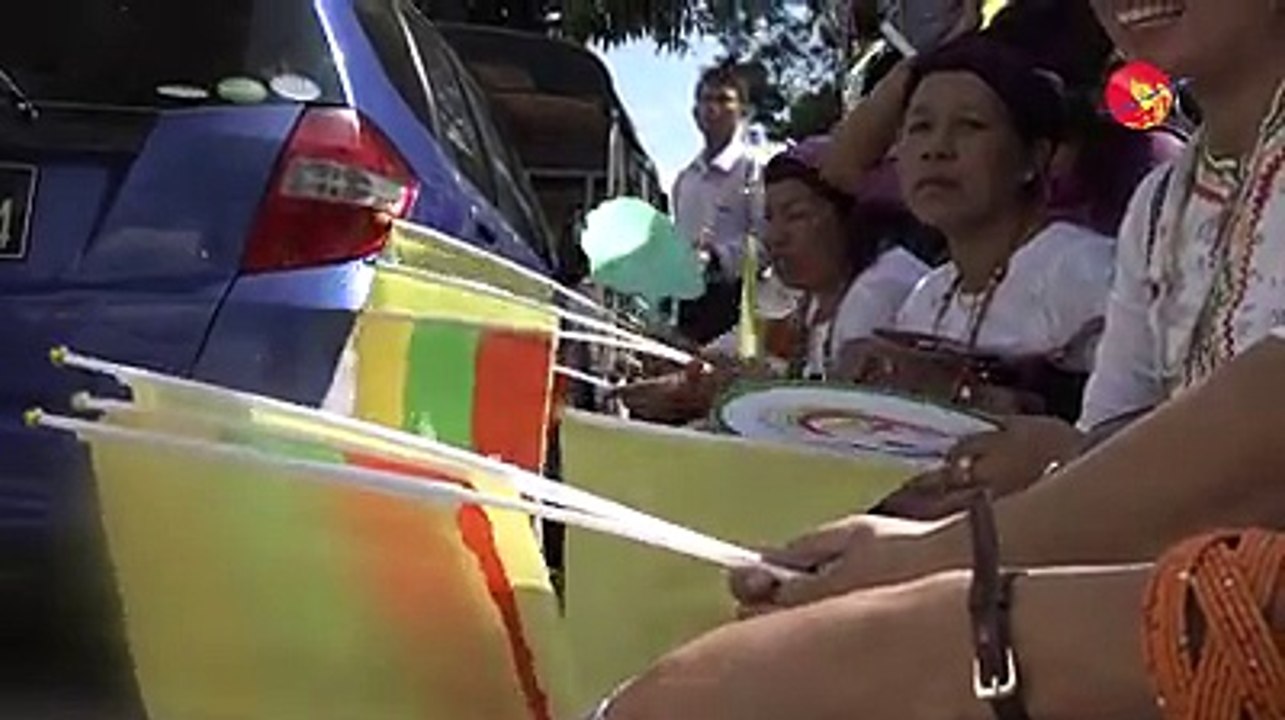 ပုပ္ရဟန္းမင္းႀကီးကို ႀကိဳဆိုဖို႔ စိန္ေမရီဘုရားေက်ာင္းေရွ႕တြင္ ကခ်င္ျပည္နယ္ ခရစ္ယာန္ဘာသာ၀င္မ်ား စုေ၀း (႐ုပ္/သံ)