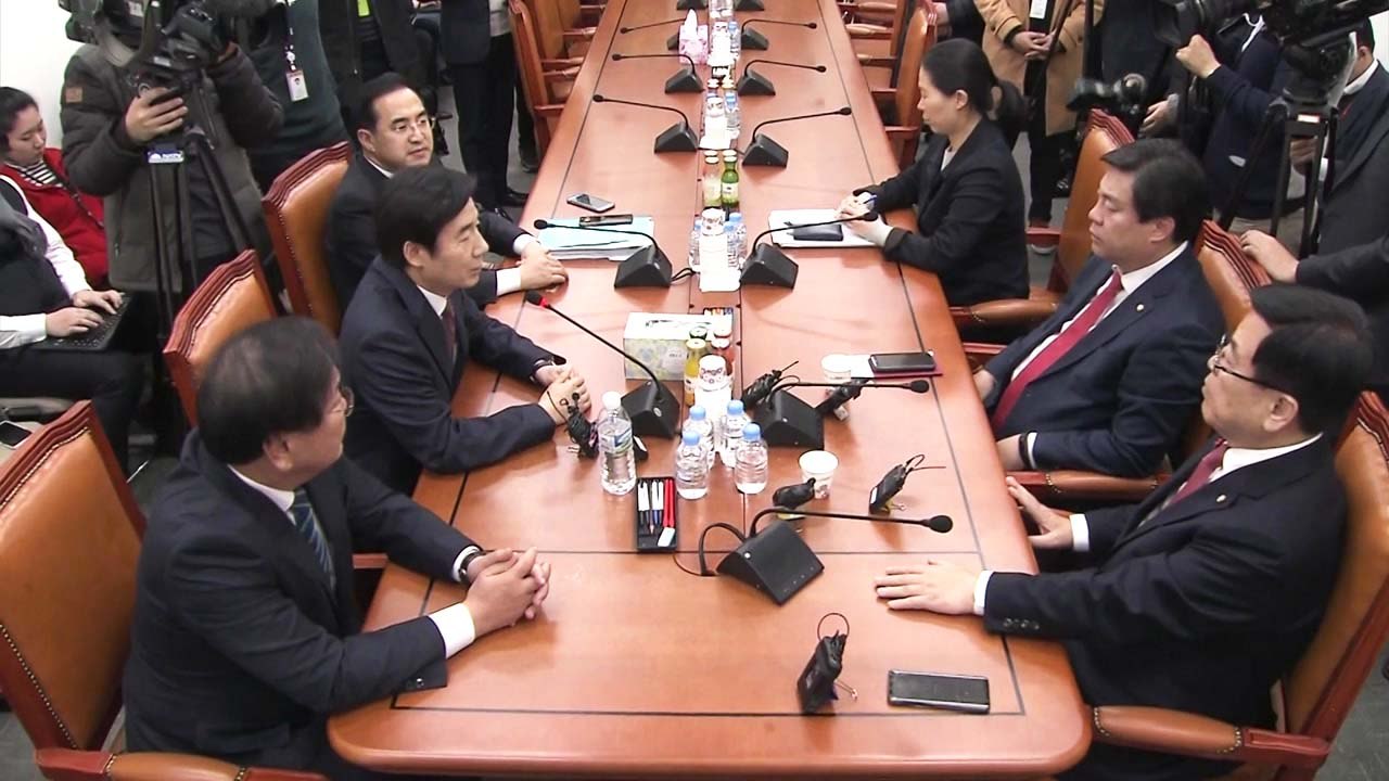 여당 "예산 법정시한 내 처리"...야당 "퍼주기 예산 삭감" / YTN